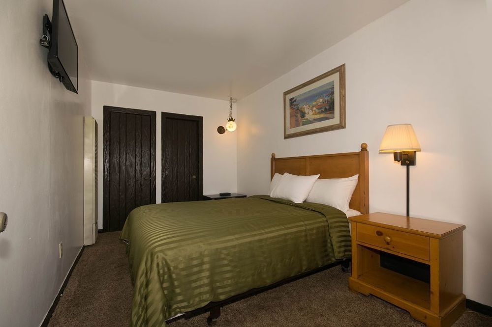קארסלבד Scandia Motel מראה חיצוני תמונה