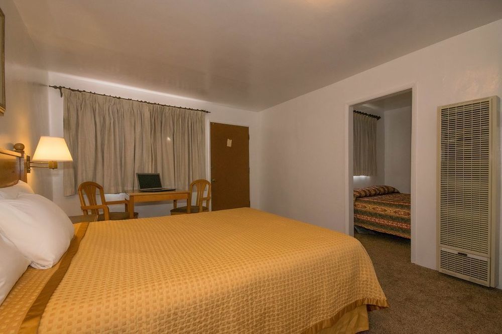 קארסלבד Scandia Motel מראה חיצוני תמונה