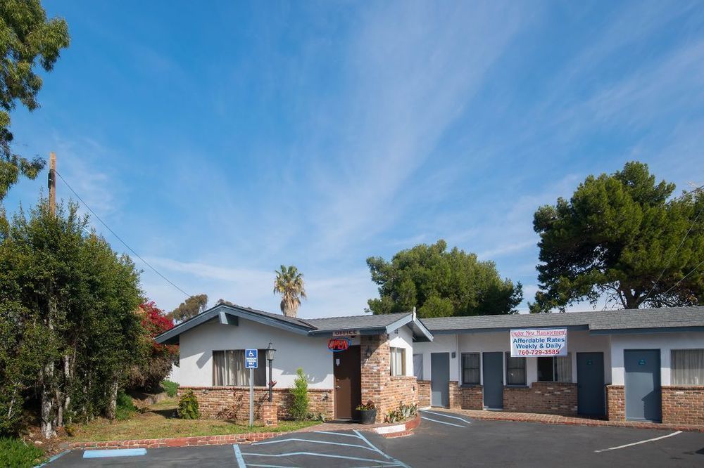 קארסלבד Scandia Motel מראה חיצוני תמונה